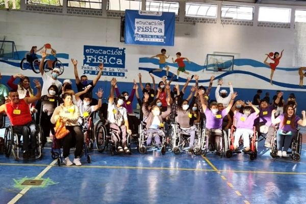 Personas con discapacidad física invitadas a la actividad de Zumba en conmemoración al 3 de diciembre, día de las PCD.